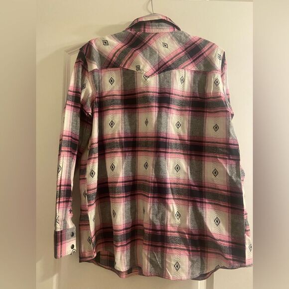 NWT WRANGLER RETRO WOMEN'S LONG SLEEVE
BOYFRIEND FIT SNAP FLANNEL Sz S Pink - Picture 6 of 16